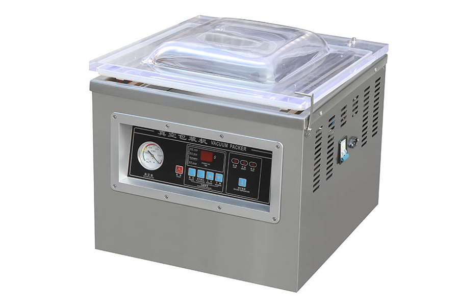 Vacuum sealing machine