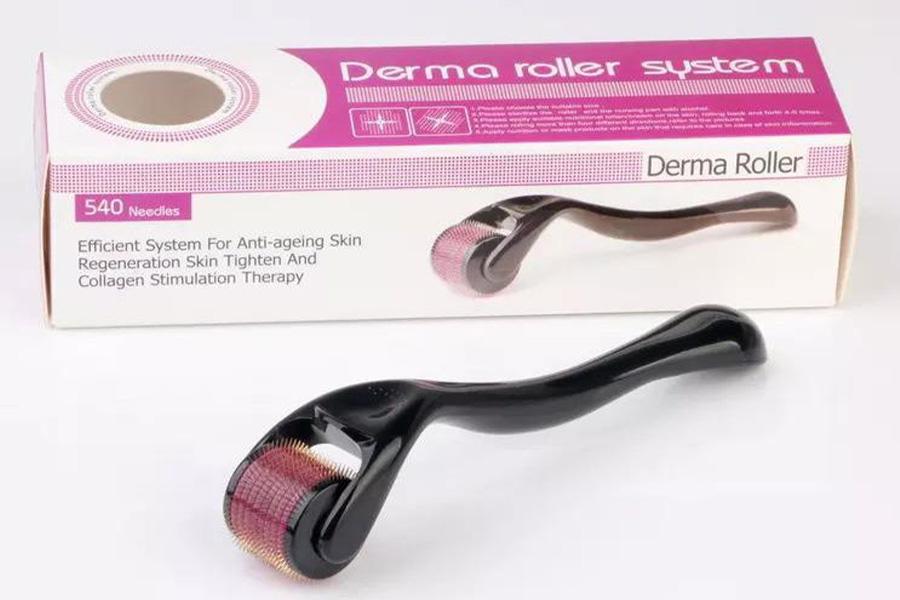 Derma roller com microagulhas de titânio