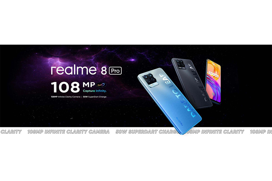 Spanduk yang menampilkan pilihan smartphone realme