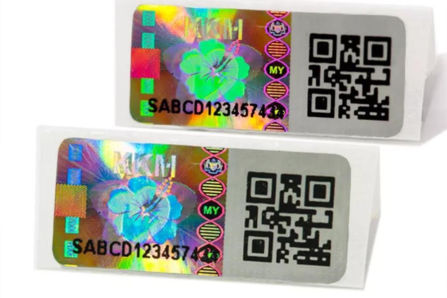 Dos pegatinas holográficas de código QR con motivos florales