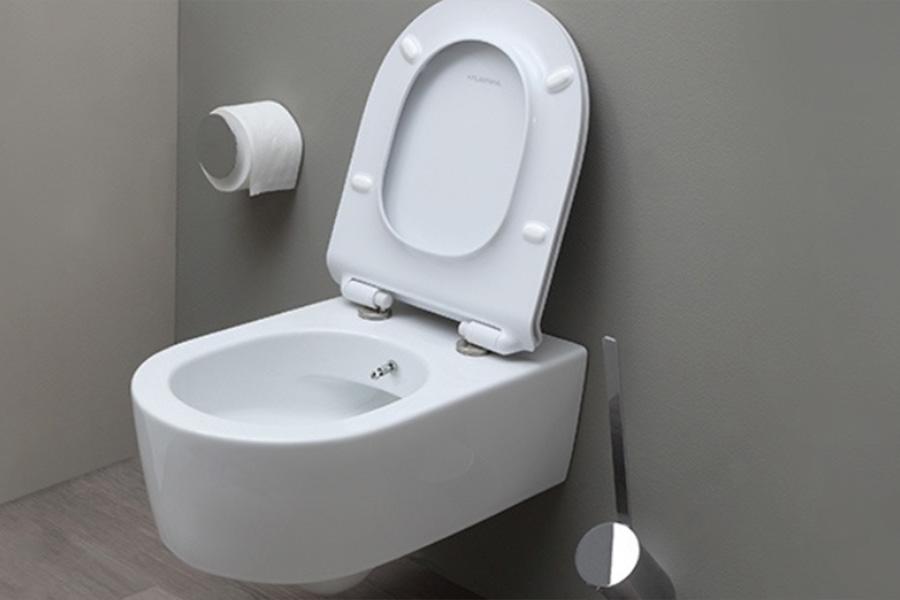 Toilet berdiri sendiri dengan bidet built-in