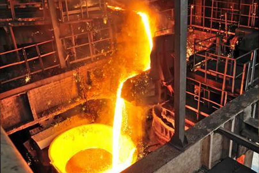 Logam cair dari blast furnace