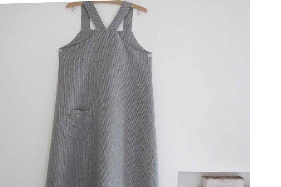 Vestido pichi gris con bolsillo