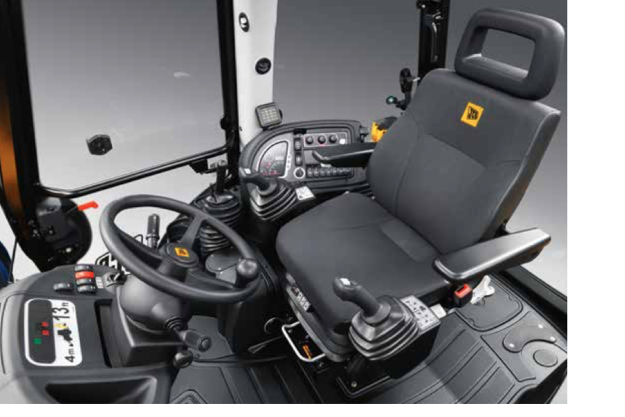 Die ergonomischen JCB-Bedienelemente verfügen über am Sitz montierte Joysticks